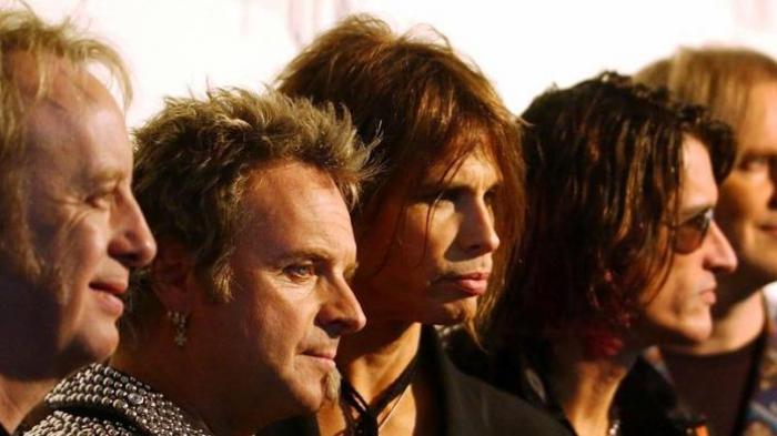 Vokalis Aerosmith Manggung Bareng Band Musik Country