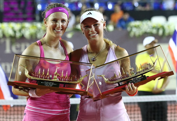 Azarenka Tundukkan Wozniacki 