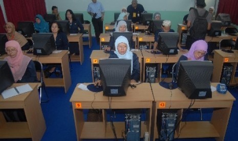 Seluruh Guru Diwajibkan Ikut Uji Kompetensi 