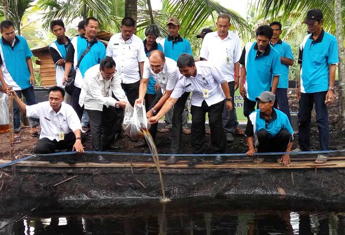 Kelompok Perikanan Bunga Tanjung Terima Bantuan
