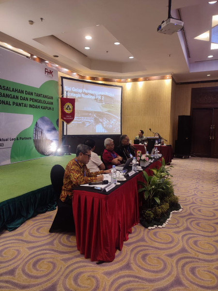 Membedah Polemik 