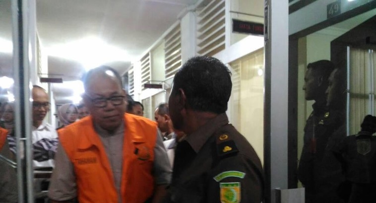 Kejati Riau Tahan 2 Tersangka Korupsi Jembatan Proyek Pemkab Rohil