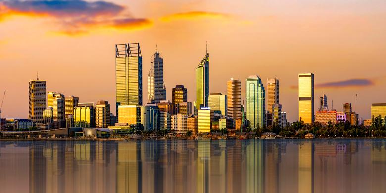 Menjelajahi Senja dan Romantisme Kota Perth...