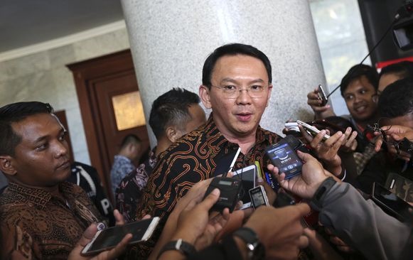 Ahok Selidiki Sebab Truk Sampah Antre 10 Jam di Bantargebang