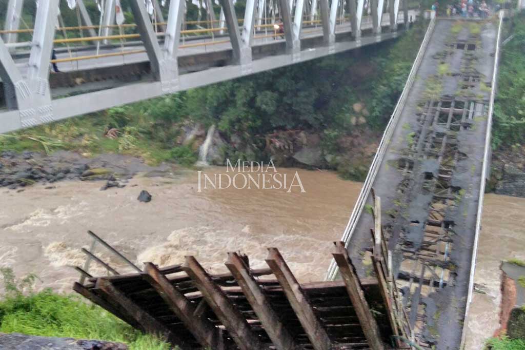 Empat Jembatan di Gowa Amblas Diterjang Banjir 