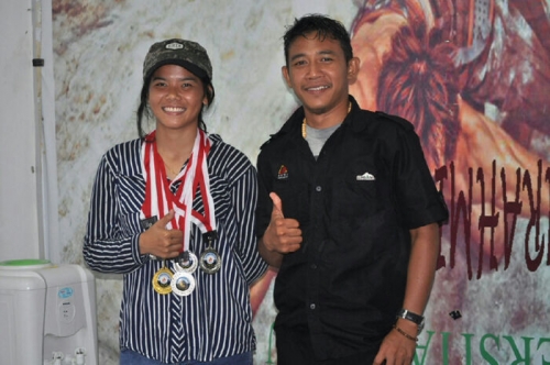 Luar Biasa, Kurnia Sari Atlet Panjat Tebing Meranti Sabet 5 Medali di Kejurda Riau 2016