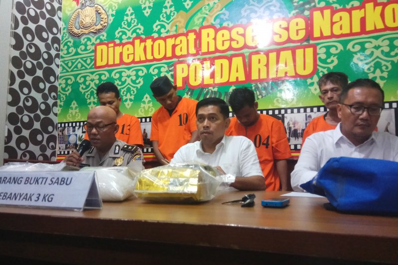 Waduh, Polda Riau temukan 3 Kilo sabu-sabu di teh kaisar Tiongkok 