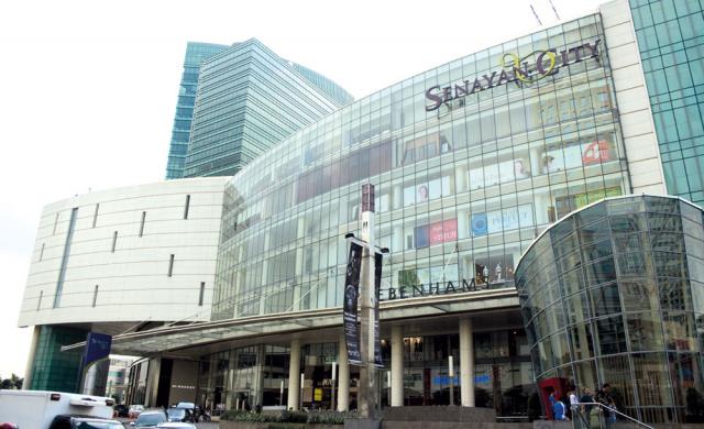 Seorang Pria TewasTerjun dari Lantai Enam Senayan City
