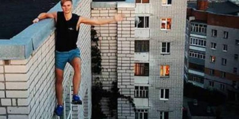 Remaja Rusia Tewas Terjatuh dari Gedung 9 Lantai Saat Lakukan 