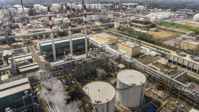 Harga Minyak Dunia Anjlok Lebih dari 2 Persen