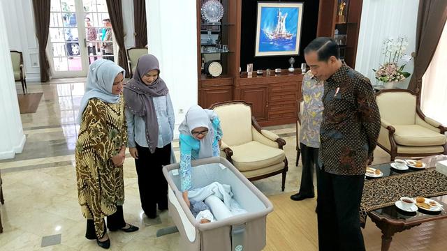 Jokowi Jenguk Cucu ke-15 Jusuf Kalla yang Baru Lahir