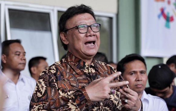 Bupati Bekasi Tersangka, Mendagri Tunjuk Wabup Jadi Plt