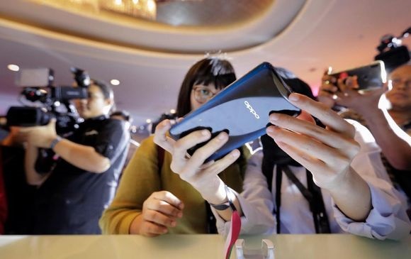 Pengguna Indonesia Masuk Lima Besar Pecandu Internet di Dunia