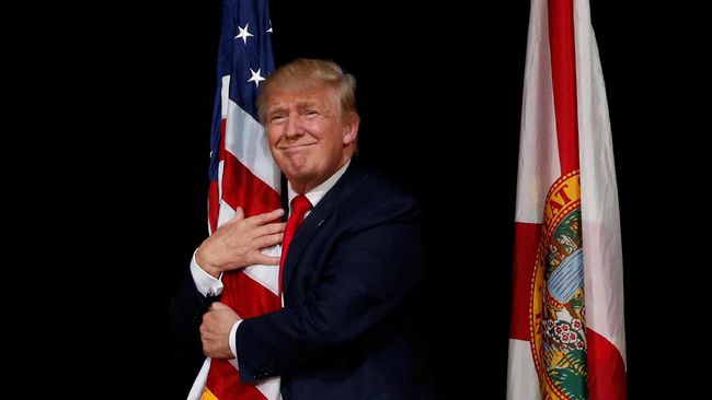 Donald Trump Ingin Adu Jotos dengan Wapres AS Joe Biden