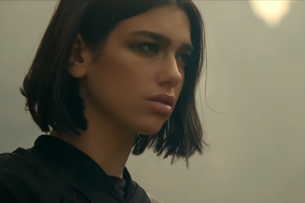 Dua Lipa Rilis Singel dan Video Musik Swan Song