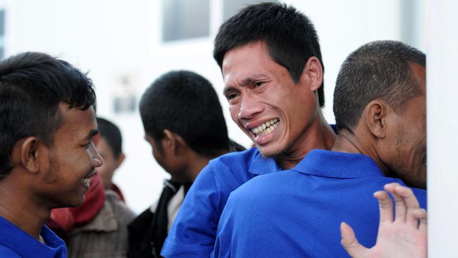 Tiba di Kenya, Tangis Haru ABK Korban Perompak Somalia Pecah 