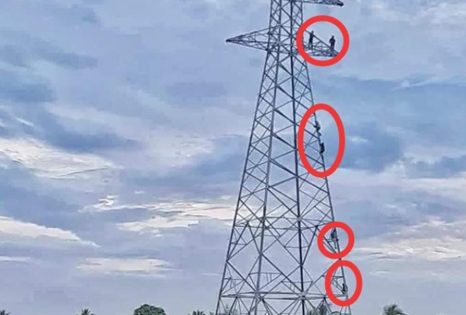 Panjat Tower Listrik di Inhil Hanya Untuk Selfie