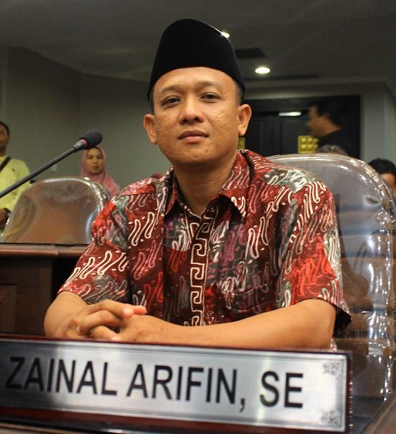 Uang Seragam di SMPN 32 Pekanbaru Dikeluhkan, Komisi III Minta Dievaluasi 