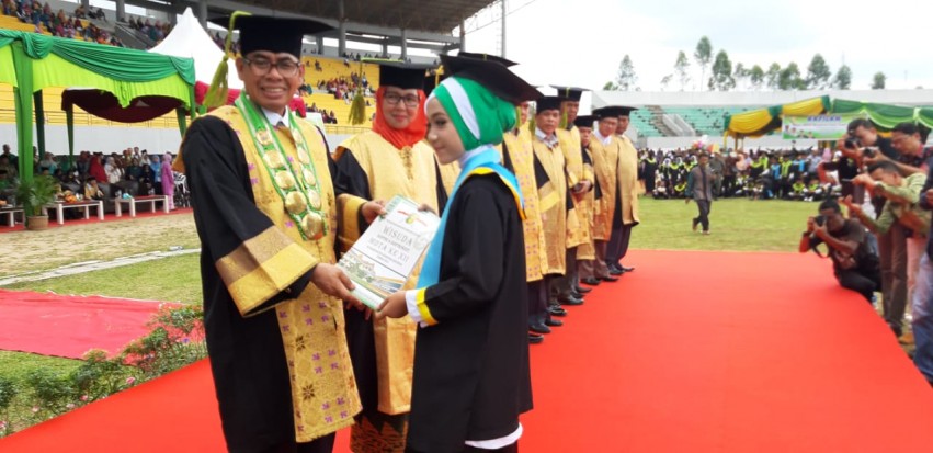 Wisuda 4.862 Santri, Mursini: Rajinlah Belajar, Hormati Orang Tua dan Guru 
