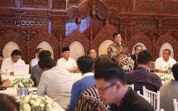 Larang Media Lokal Meliput, Prabowo Bicara dengan Media Asing