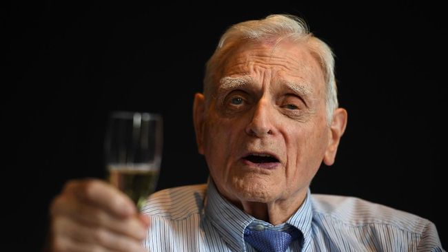 Penemu Baterai Litium Ion Asal Amerika Serikat Raih Penghargaan Nobel Kimia 