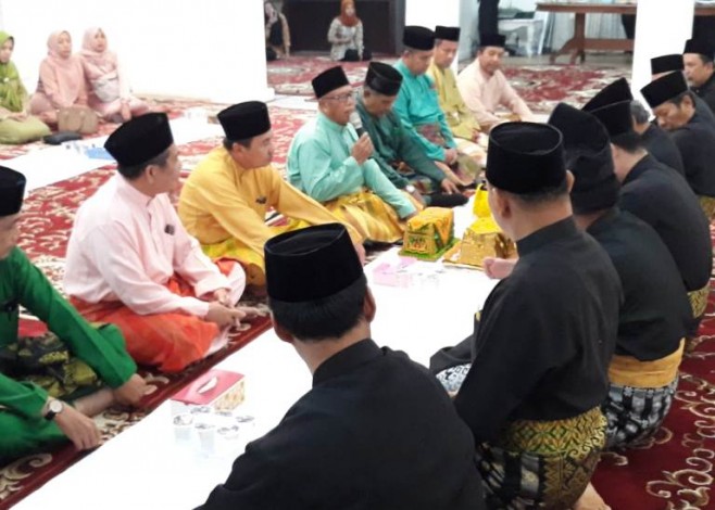 Gubernur Syamsuar Terima Lamaran LAMR sebagai Datuk Seri Setia Amanah 