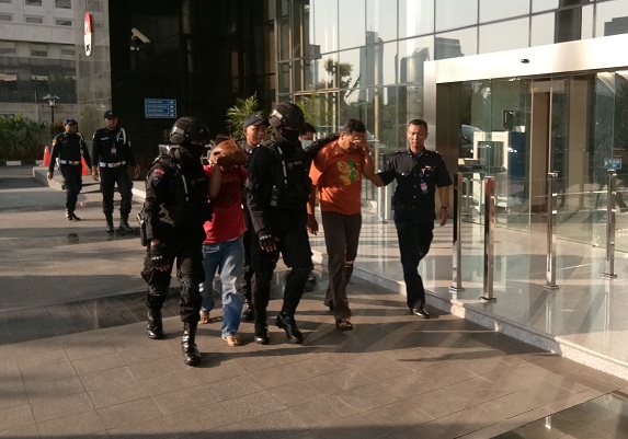 Enam Orang yang Terjaring OTT di Mojokerto Tiba di KPK 