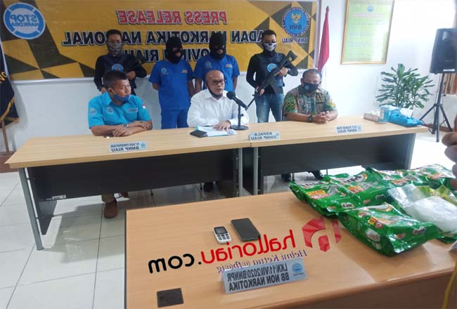 7 Kg Sabu dan Dua Orang Kurir Diamankan BNNP Riau