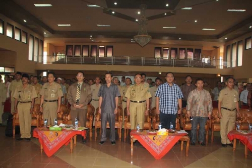 Buka Sosialisasi 4 Pilar, Bupati Inhil: Aparatur Desa Garda Terdepan Sukseskan Program Pemerintah