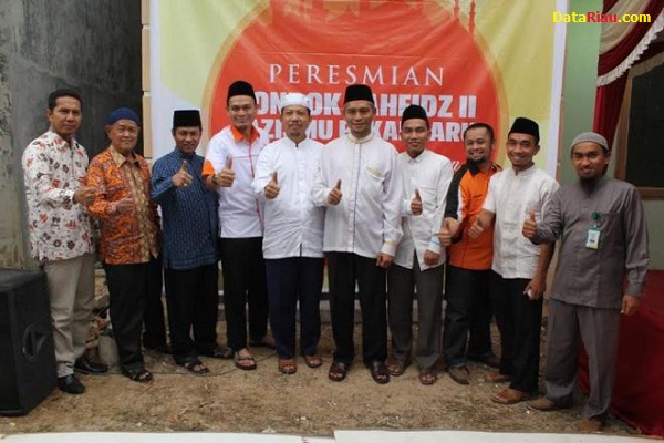 HALAMAN KANTOR WALIKOTA DIDIRIKAN TENDA ISOLASI ASAP 