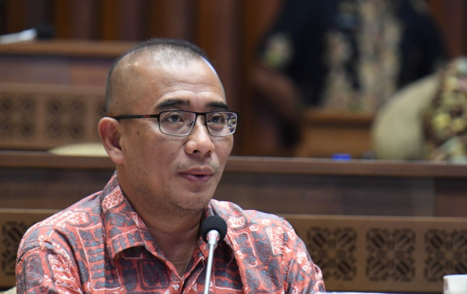 Ketua KPU Hasyim Asy'ari Ralat Pernyataannya Soal Caleg Terpilih Ikut Pilkada Tak Usah Mundur 