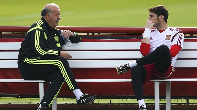 Iniesta Dikagetkan Pertengkaran Casillas-Del Bosque 