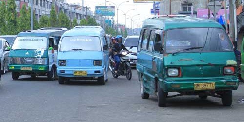 Bus Karyawan PT Dilarang Lintasi Trayek Angkot