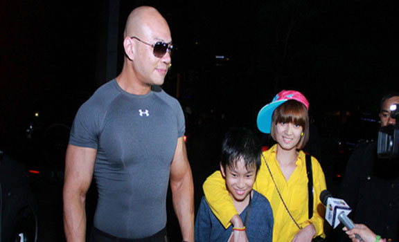 Belakangan ini publik dihebohkan dengan kabar kedekatan Deddy Corbuzier dan Chika