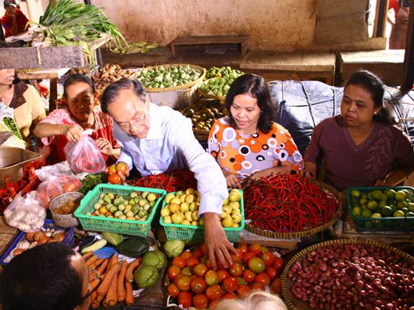 Asap Kian Tebal, Pedagang di Pasar Tembilahan Sepi Pembeli