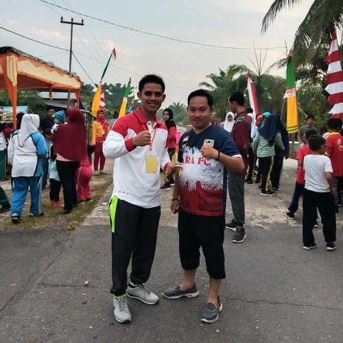 Bupati LIRA Rohil Hadiri Kegiatan Kampung Bersih Merah Putih Desa Parit Aman 