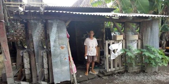 Cerita miris rakyat Indonesia tidur di kandang hewan