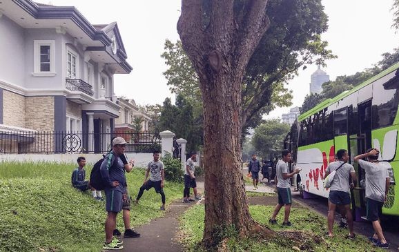 Kala Penggawa Timnas Indonesia Naik Tumpangan Darurat 
