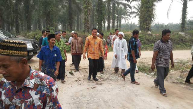 Cabup Suparman Lakukan Dialog Dengan Ratusan Masyarakat Muara Dilam