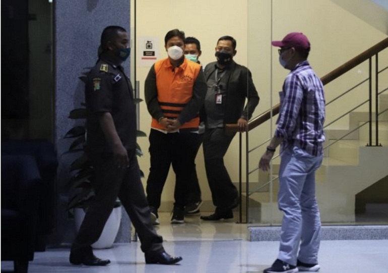 Bergegas Menuju Ruang Tahanan Kenakan Rompi Oren, Andi Putra: Nggak Ada