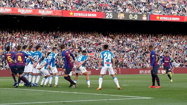 Tendangan Bebas Lionel Messi Selalu Bikin Lawan Takut 