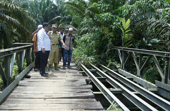 Plt Bupati Janji Perbaiki Jembatan Bailey 