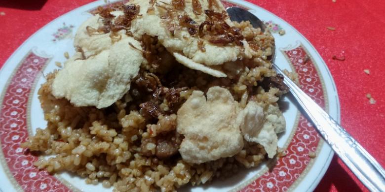 Nasi Goreng dan Mi Goreng Laris Manis di