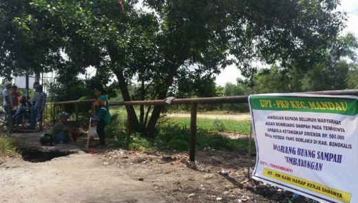 Didenda Rp500 Ribu Jika Buang Sampah di Taman Olahraga Chevron, Jalan Hangtuah Duri