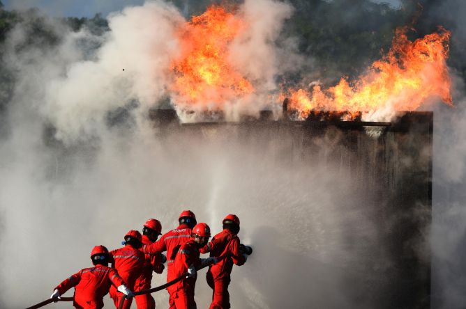 Pusat Perbelanjaan Medan Plaza Terbakar, 26 Damkar Dikerahkan 