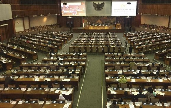 Rapat Paripurna DPR Restui Perppu Buka Data Nasabah 