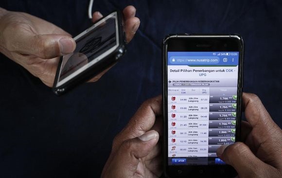 Senyum dan Sedu Warga Hadapi Penurunan Harga Tiket Pesawat 