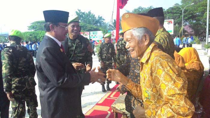Bupati Inhil Wardan Pimpin Upacara Hari Pahlawan