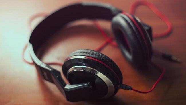 Hati-hati, Headphones Ternyata Bisa Buat Rambut Patah 