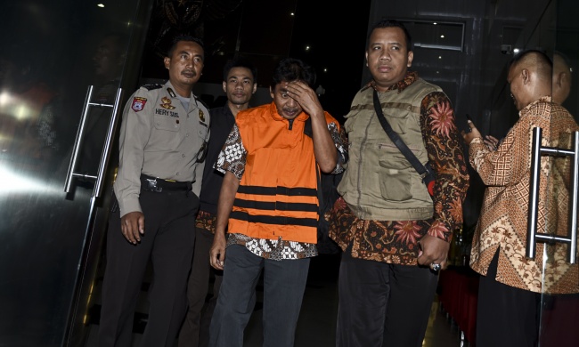 Tiga Tersangka Kasus Dugaan Suap Kejati Bengkulu Ditahan 